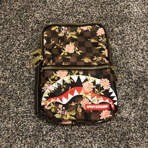 *BRAND NEW* SHARKFLOWER CROSSBODY SLING